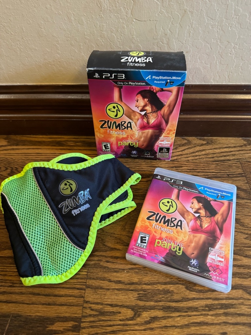 Zumba Fitness PS3 Game with Neon Green Black Zumba Fitness Belt PlayStation Move